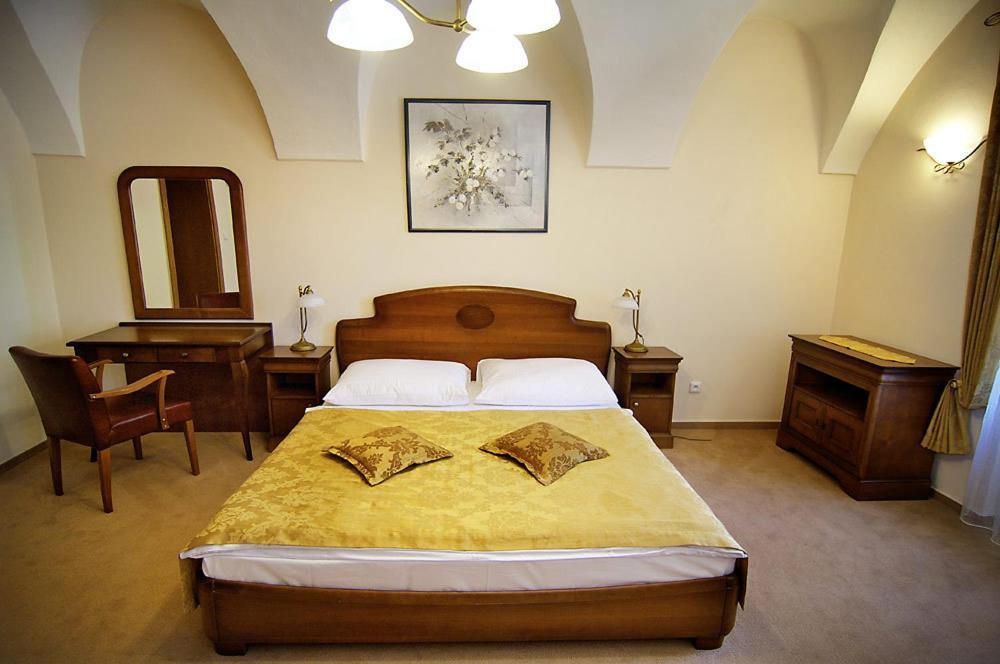 Hotel Kastiel Lučivná Esterno foto