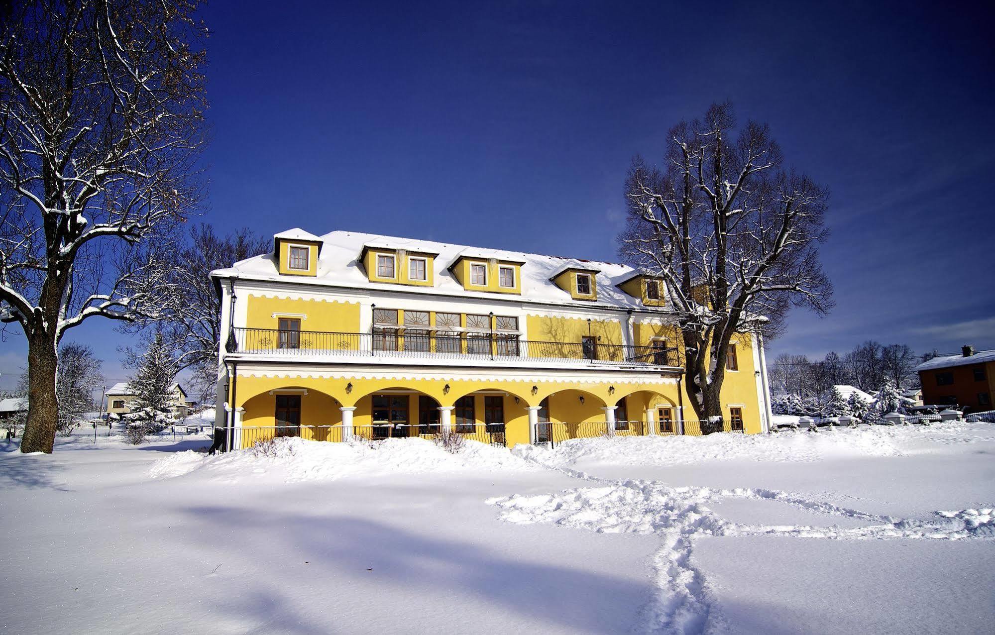 Hotel Kastiel Lučivná Esterno foto