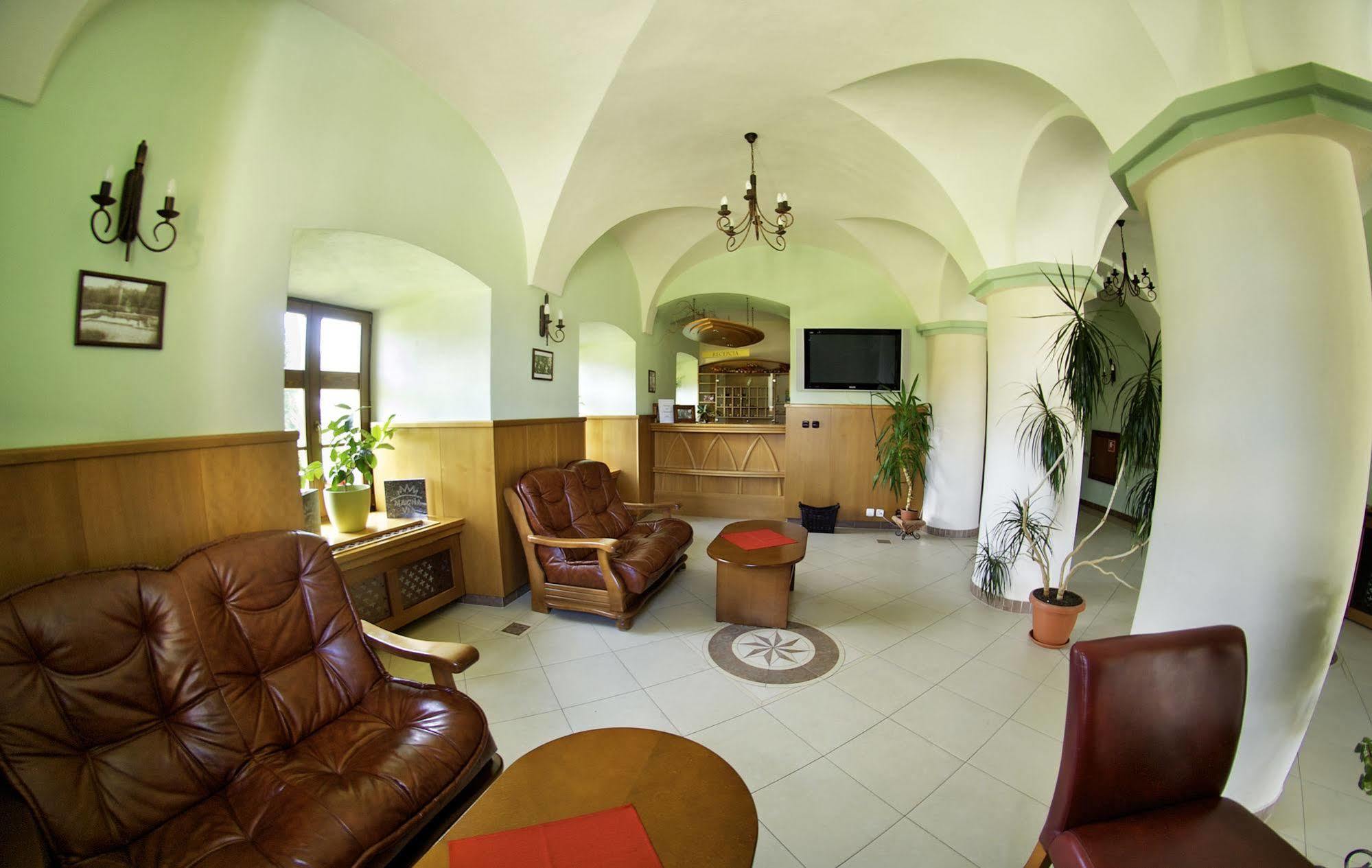 Hotel Kastiel Lučivná Esterno foto